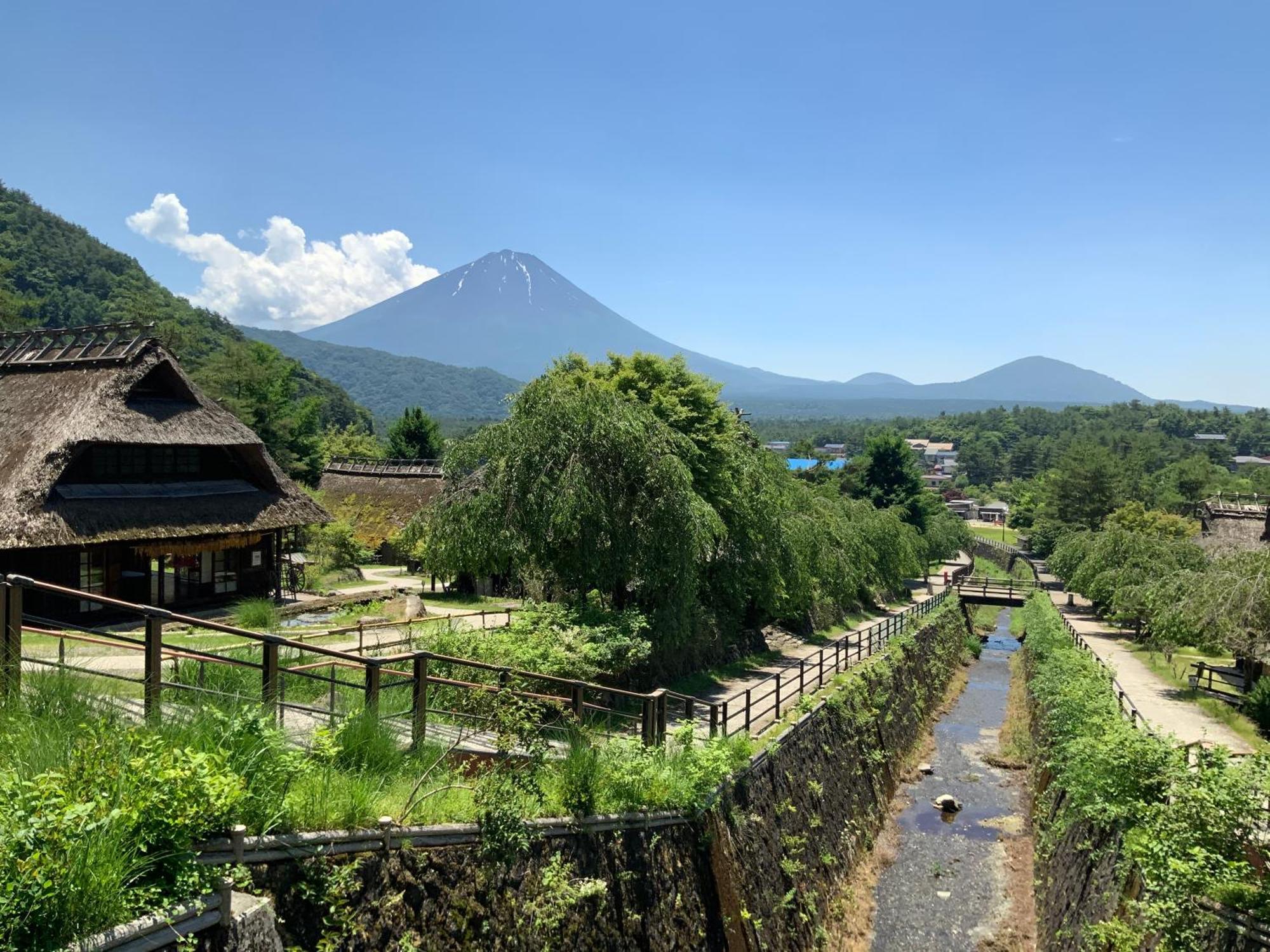 Kakureyado Bed & Breakfast